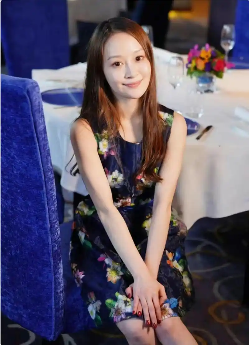 在徐海星爆料其被那辛逼迫签合同之后,那辛回应了没有这样的事,不认识