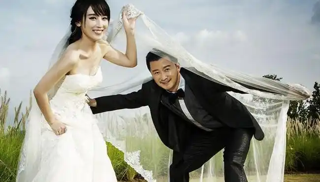 吴京谢楠婚纱照首发 5月大婚甜蜜恩爱