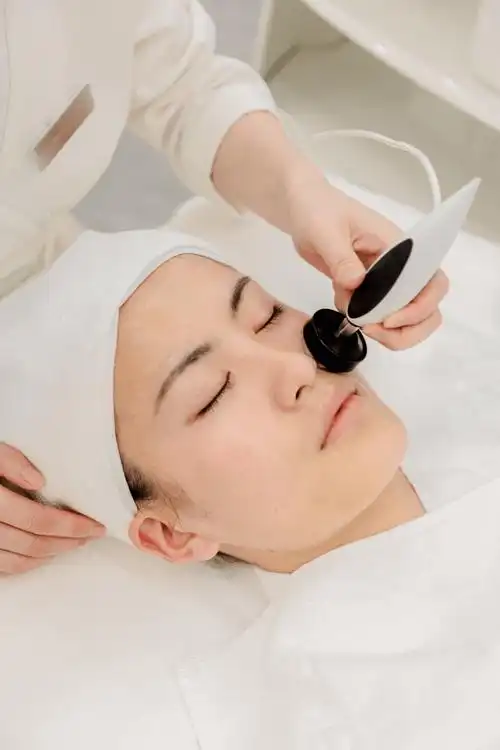 快趁这个时候给皮肤来一次换肤spa,令肌肤焕发光彩!_服务_面部_护理