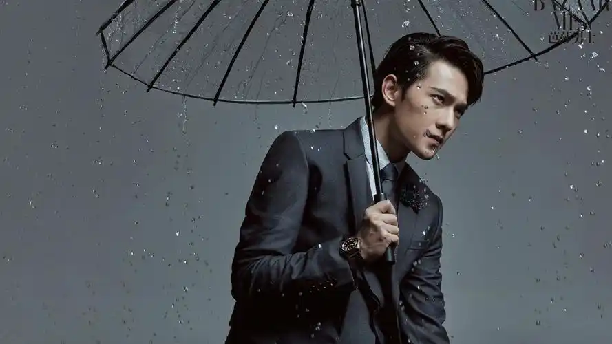 首页 桌面壁纸 人气偶像杨洋雨中成熟霸气黑白大片写真图片上一张下一