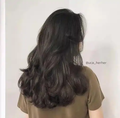 气质长卷发大波浪发型网红大波浪发型女人味十足