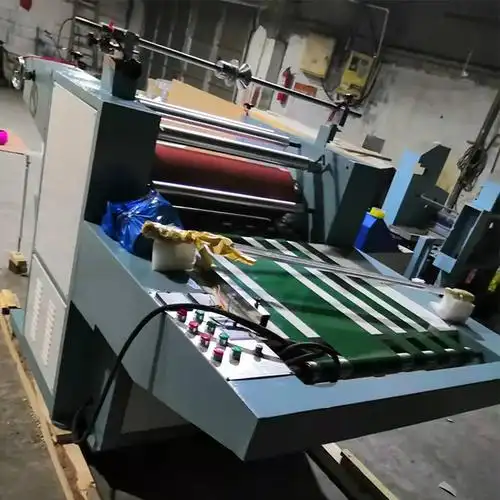 全自动低温酒盒花纸印彩滚筒烫金机 商标无版贴纸品烫金机冷烫机