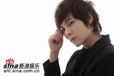 作为adidas"快乐常跑"活动的形象代言人,上腾"型秀"艺人君君 (blog)