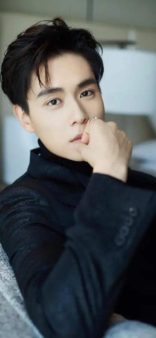 2021年最美手机壁纸男明星胡一天