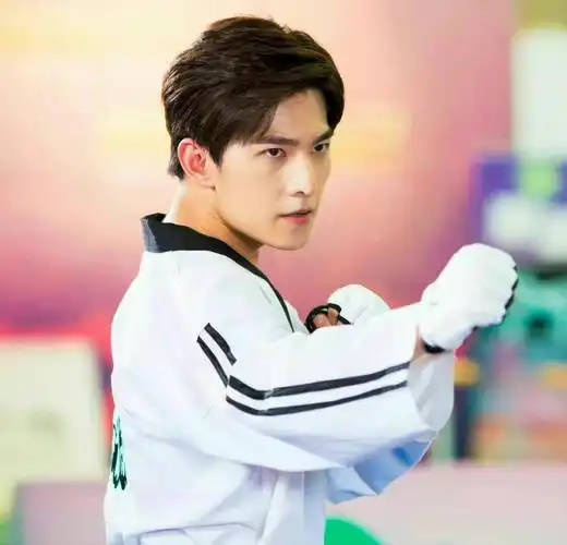 杨洋总会让人在不同的时段喜欢上他