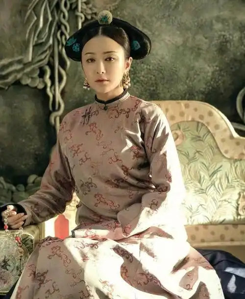 延禧攻略秦岚的富察皇后有21套造型第七套看见就忍不住泪目