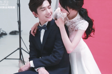 郑爽gif微微一笑很倾城gif唯美意境gif杨洋gif甜蜜微笑gif