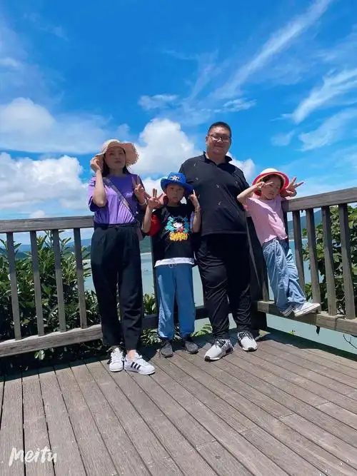 第一次一家四口 一起出去旅游