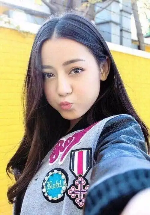 嘟嘴卖萌本事只服她就连赵丽颖陈乔恩范冰冰都输给她了