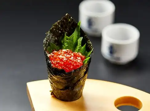 三文鱼籽手卷图片