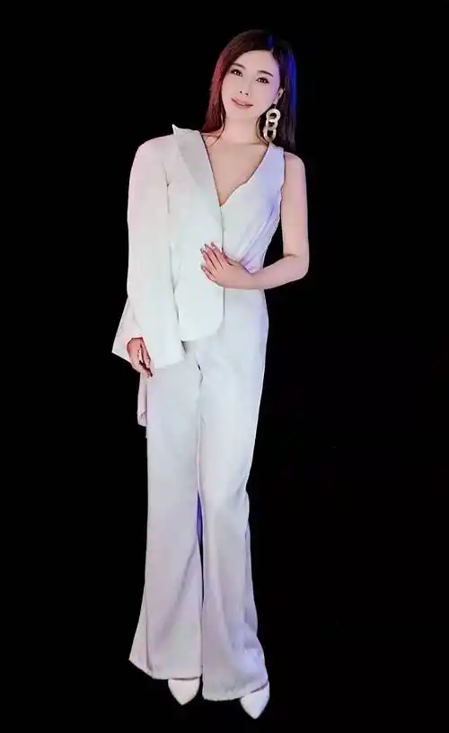 蒙古族火火格格应邀参加星公益首届少数民族春晚