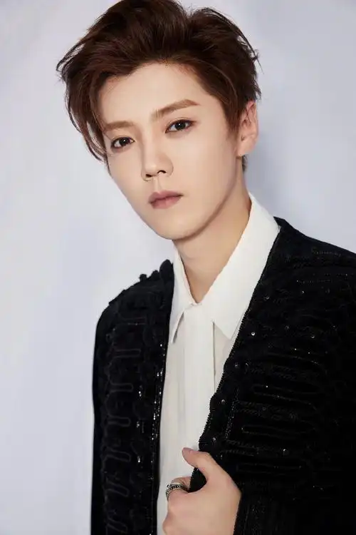 鹿晗优雅帅气写真图片36