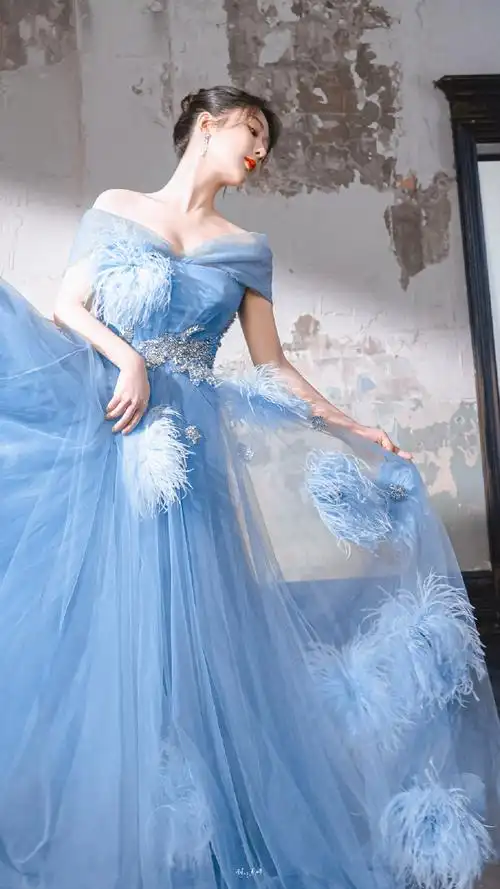 杨紫┊蓝色星球9295#杨紫碧蓝抹胸纱裙造型