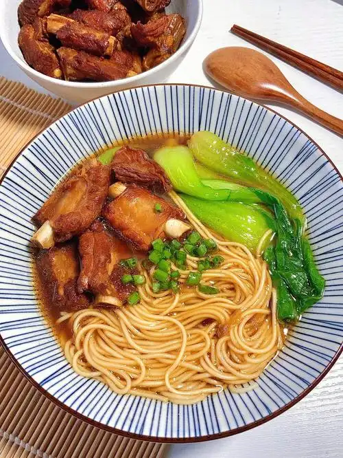 红烧排骨面|被全家人疯狂夸的一碗面🍜好恰