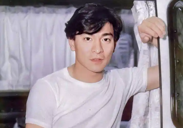 能火39年,经营很重要距离刘德华出道已经过去了39年的时间,也可以说他