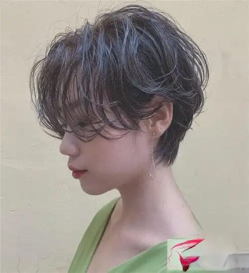 【图】今年流行"定位烫" 个性女生超短烫发_时尚发型_发藏网