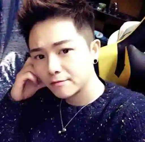 盛楠大哥哥头像