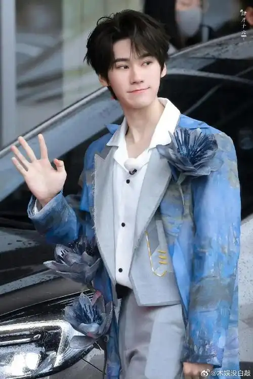 张真源跑男陪小朋友打篮球