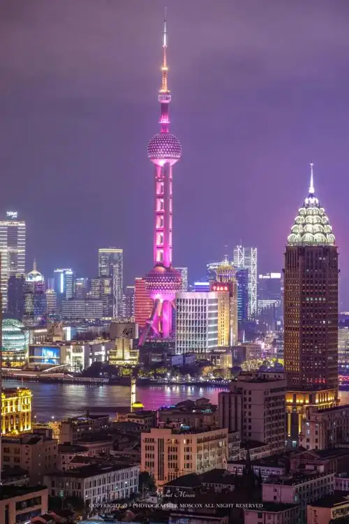 上海爬楼魔都崭新爬楼地俯瞰整个陆家嘴