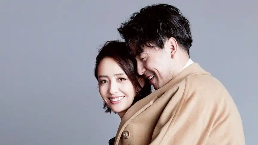 佟丽娅和雷佳音被爆出关系暧昧?两年前在同一片场同喝一瓶可乐?