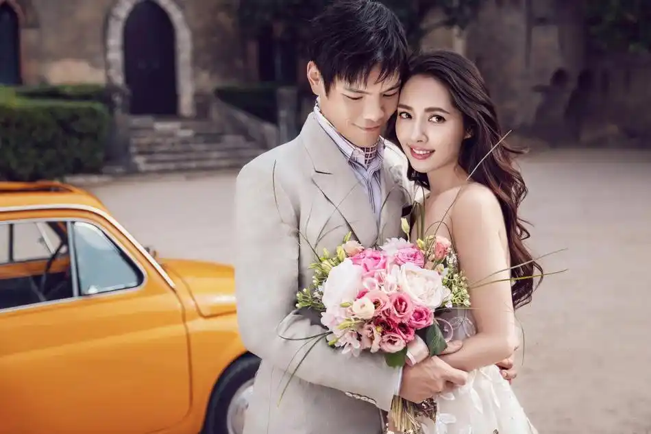 郭碧婷向佐意大利完婚!晒婚纱照互相表白:往后余生只有你