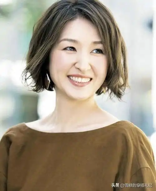 不得不说这是最适合40岁女人的发型齐耳卷发瞧宋慧乔有多美