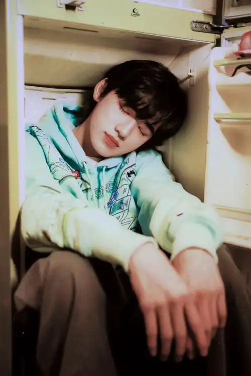 宋亚轩胶片质感写真