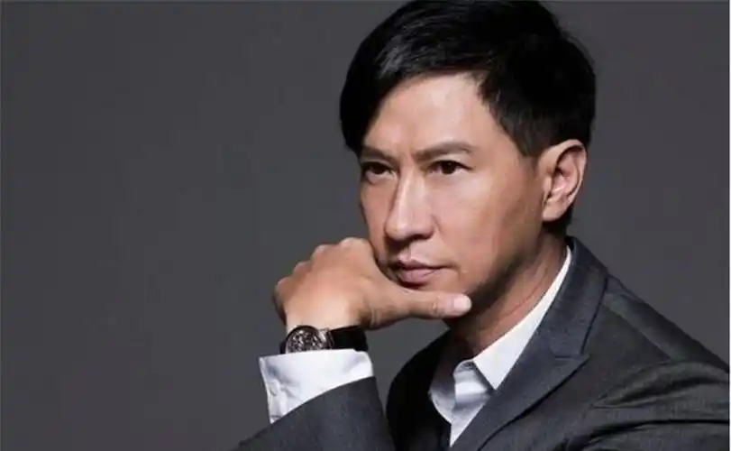 影帝张家辉,曾经因为讲不好普通话,不敢向观众说出自己的名字_演技