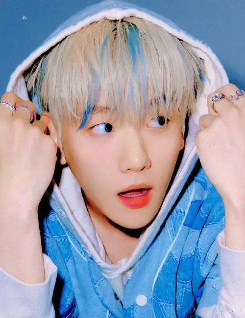 边伯贤蓝金挑染预告照##边伯贤蓝金挑染