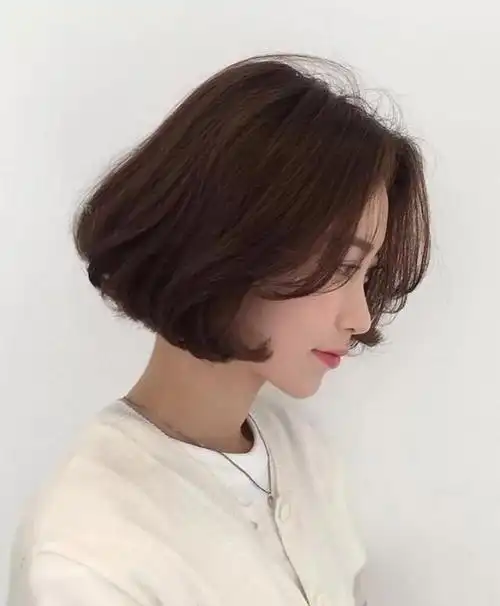 属于任何一个年龄阶段都能驾驭的烫发类型