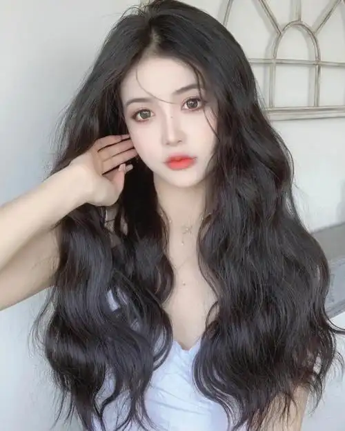 09女孩子必烫的发型法式慵懒卷发