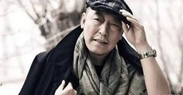 原创3考艺校失败15年小角色沉淀的倪大红年近60为何还能火