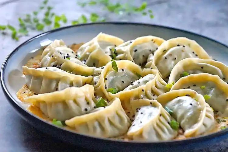 教你这样做煎饺,又脆又香,学会了自己在家轻松做早餐