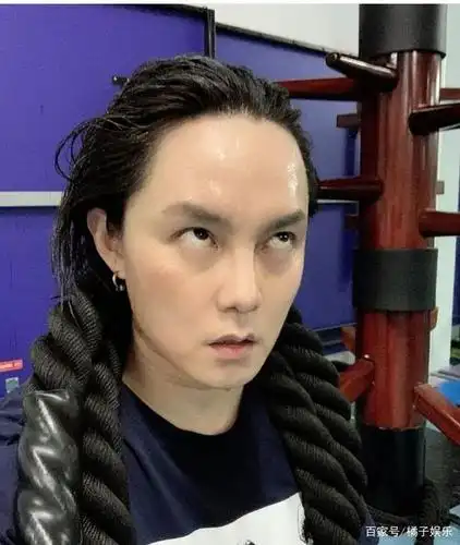 尹正究竟有什么魔力?《鬓边》被嘲太胖,现在却靠减肥视频火了?