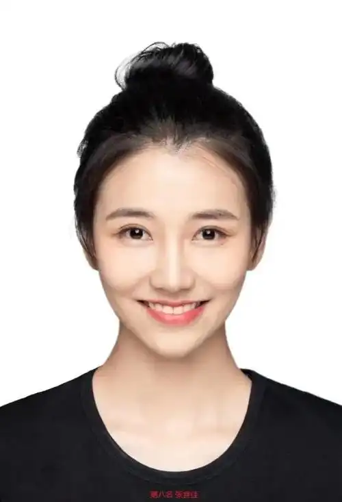 图七是王文淇,长相秀气,乍一看有点赵丽颖和李沁的感觉,又像王珞丹.