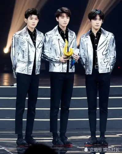 tfboys合体!北京台春晚代言人官宣王源迪丽热巴,王俊凯易烊千玺加盟