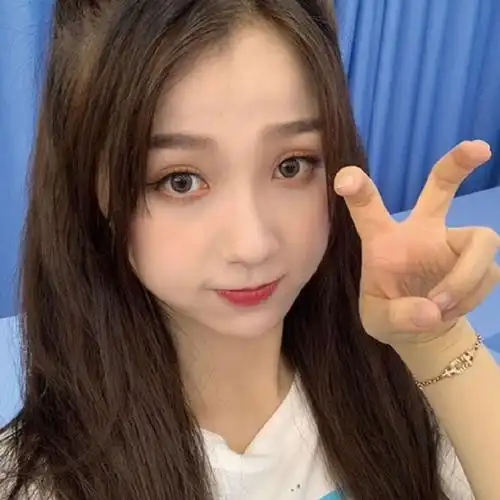 想要这种比耶70的可爱头像