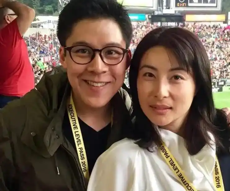 回顾:香港有前途两个年轻人?霍启刚是人大代表,另一个是政协委员