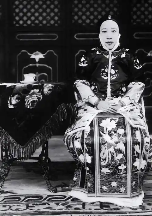 袁世凯三姨太貌美如花却一生不得宠,多年后子女揭开真实原因