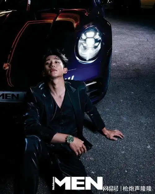 丁海寅v领皮革西装小露胸肌造型曝光透露想回归浪漫爱情剧