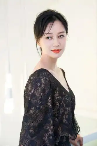 大红靠命,既然命运没安排倪虹洁成为大花,那她在自己的小角色上发光