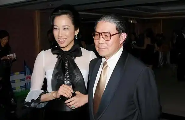 朱玲玲的烦恼:二儿子霍启山40岁未婚,小儿子霍启仁35岁游戏人间