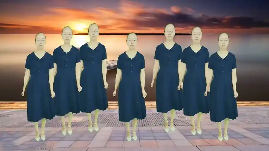 广场舞《碎心石》,舞姿优雅美丽,简单好学