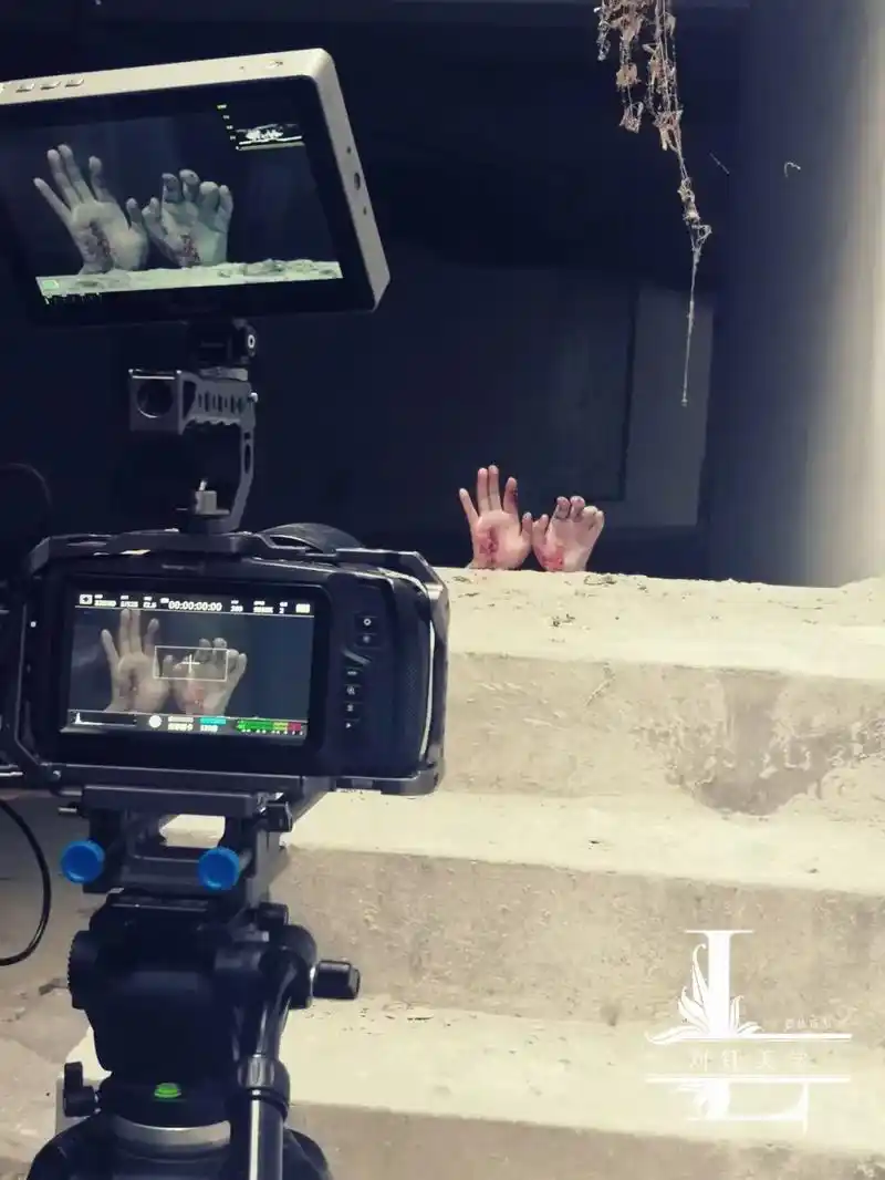 感谢剧组化妆老师刘玉老师发过来续航片场剧照.感谢感恩 - 抖音