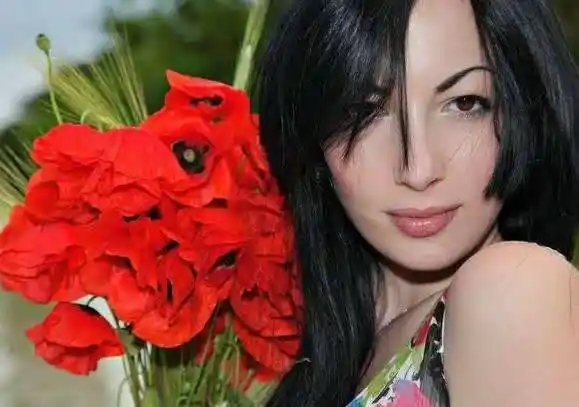 金三角最美的女毒枭被誉为罂粟皇后拥有高学历却踏上不归路