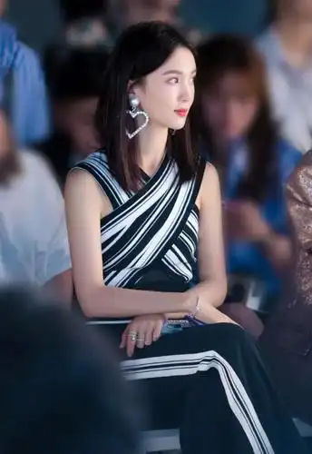 金晨再上热搜但这次是和贾乃亮究竟怎么回事