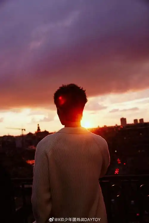 肖战#光是背影就已经心动无数次