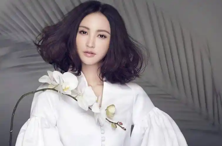 演员袁弘:我这辈子最正确的决定,就是娶了好兄弟的前妻张歆艺_胡歌