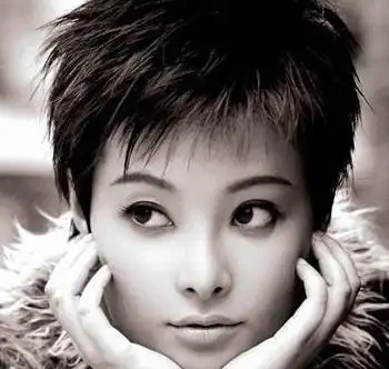 女生短碎发发型图片大全