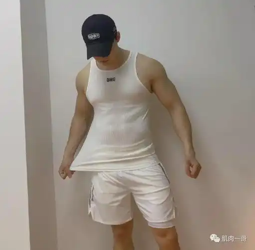 杭州奶凶小狼狗一夜爆红,网友都馋他的身子.|腹肌|肌肉|猛男_网易订阅